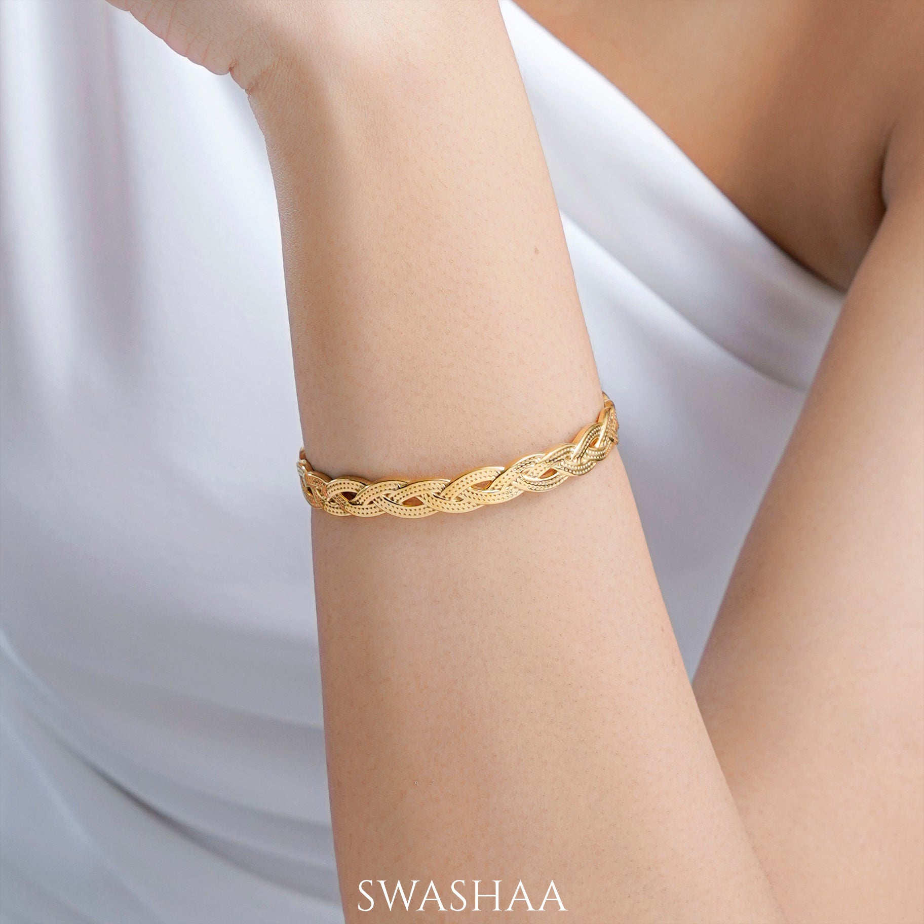 Tiffany 1837™ Interlocking Circles Chain Bracelet in Yellow Gold | Tiffany  & Co.